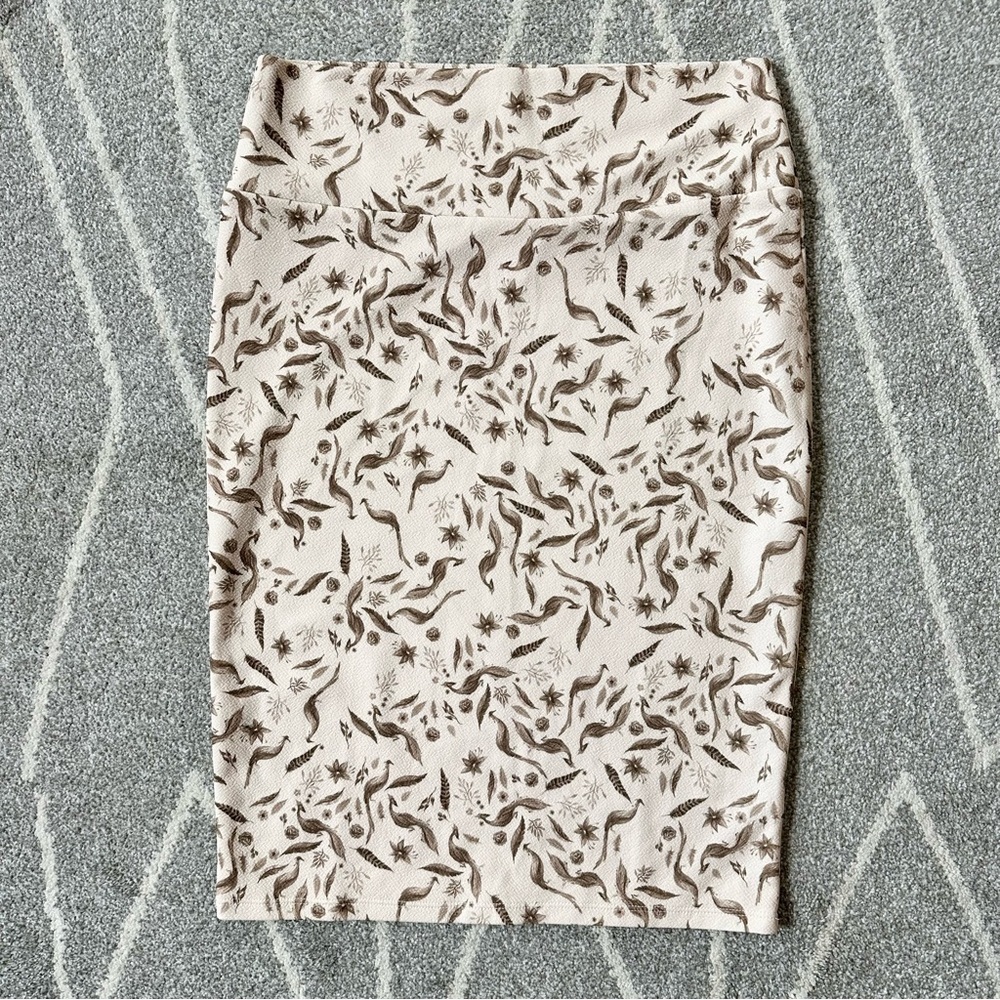 LuLaRoe Peach Cassie Stretch Knit Pencil Skirt with Boho Bird Feather Print
